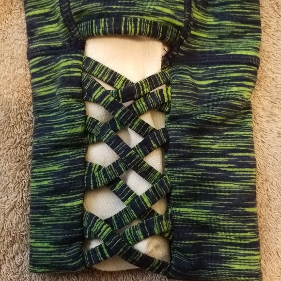 Cute Lady 12 Seahawks Cropped Leggings, Size Small - Picture 6 of 7
